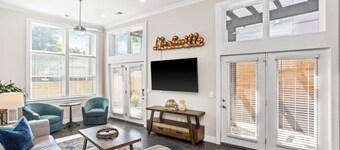 5-Star Music Row House-Walk Everywhere! Sleeps-12  Permit #2021036220