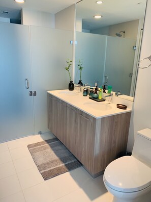 Ensemble baignoire-douche