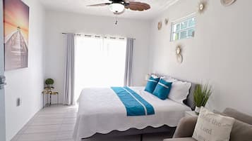 10 habitaciones, escritorio, tabla de planchar con plancha y wifi