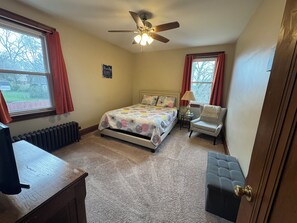 1 Schlafzimmer, Schreibtisch, WLAN, Bettwäsche