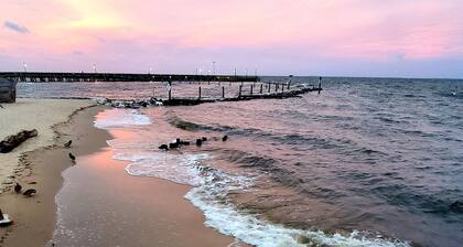 Luxury Cottage w/ Bay & Boardwalk Views--steps from the water