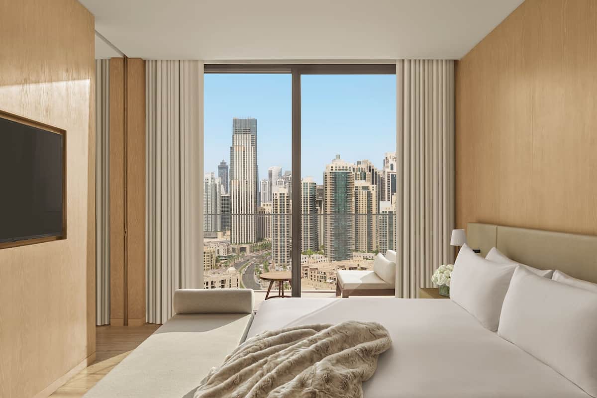 Deluxe Suite, 1 Bedroom, Non Smoking, Balcony | 1 bedroom, Egyptian cotton sheets, premium bedding, down duvets