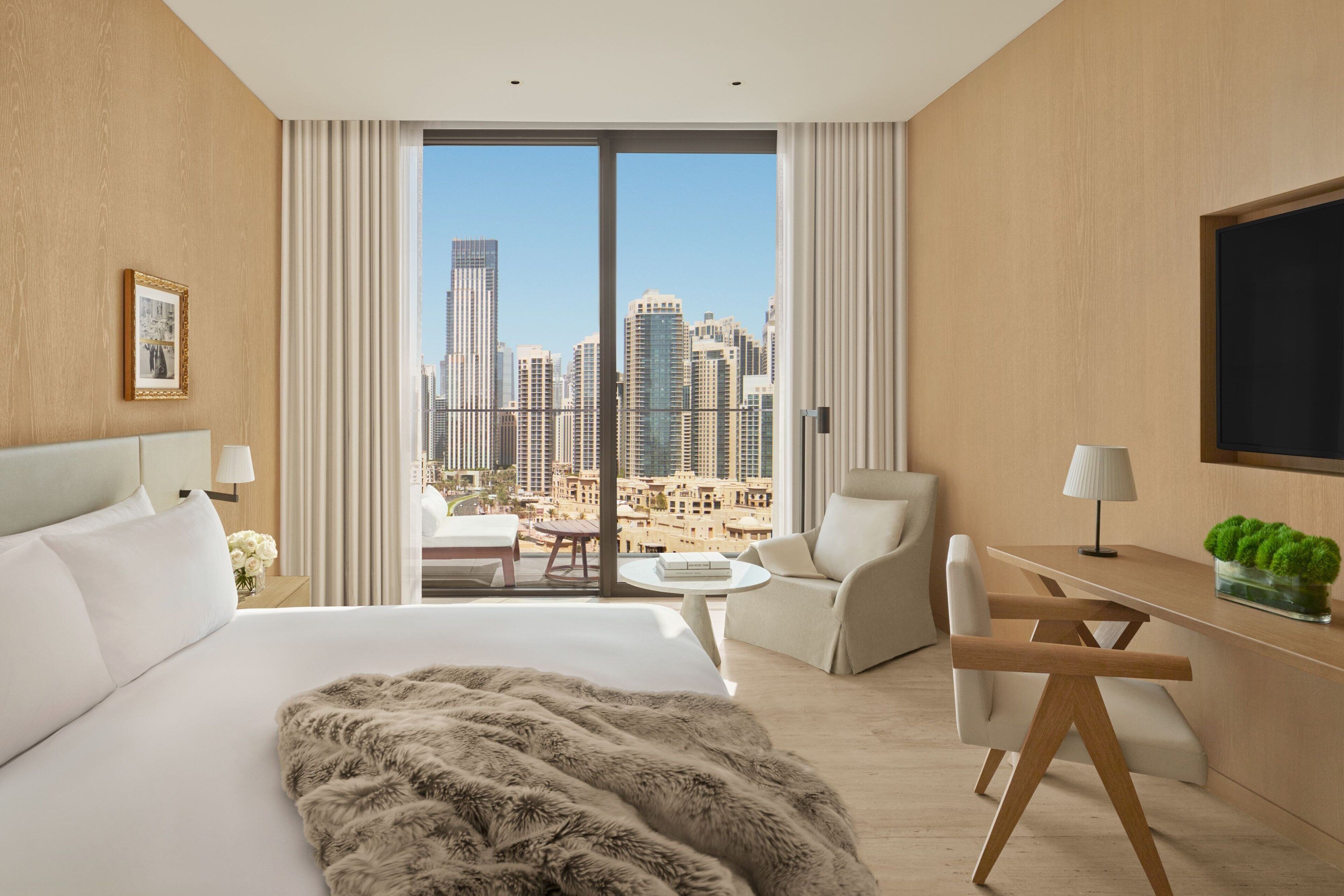 deluxe room, 1 king bed, non smoking, balcony | 1 bedroom, egyptian cotton sheets, premium bedding, down duvets