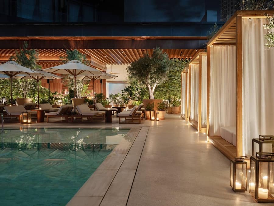 4 restaurants, breakfast, lunch, dinner served; Italian cuisine