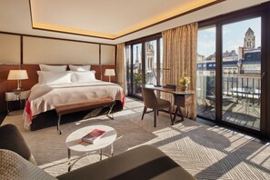 Suite, 1 King Bed, Tower | Premium bedding, minibar, in-room safe, blackout drapes - Bvlgari Hotel Paris (Paris)