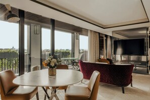 Deluxe Suite, Terrace