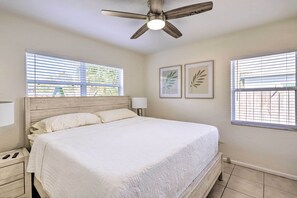 2 bedrooms, desk, iron/ironing board, Internet - Cute & Cozy Florida Duplex: Walk to Beaches! (Cocoa Beach)