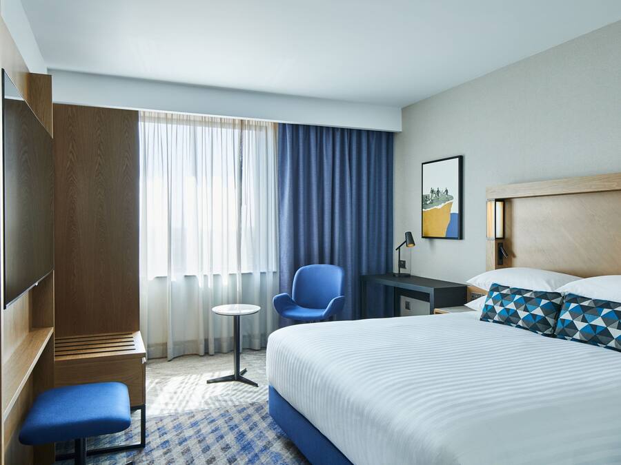 In-room safe, desk, laptop workspace, blackout curtains