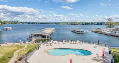 Incredible Views, King Bed, Romantic Getaway!