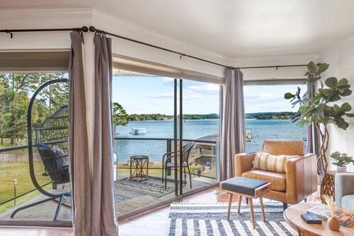 Incredible Views, King Bed, Romantic Getaway!