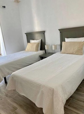 2 Schlafzimmer, Schreibtisch, Bügeleisen/Bügelbrett, kostenloses WLAN