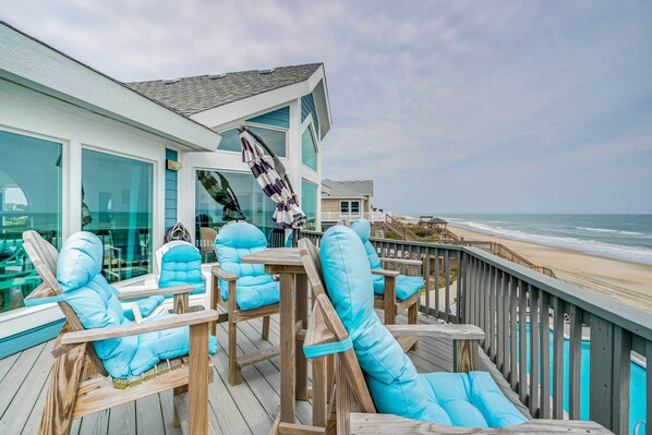 Outdoor dining - Grand Seaside Escape w/ Direct Beach Access! (Corolla)