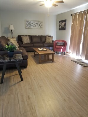 Smart-TV, peis, videospill og bøker