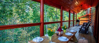 ☆Fun Cabin!☆☆Private Indoor Pool☆Hot Tub☆Game Room☆Zipline☆Near Pigeon Forge!