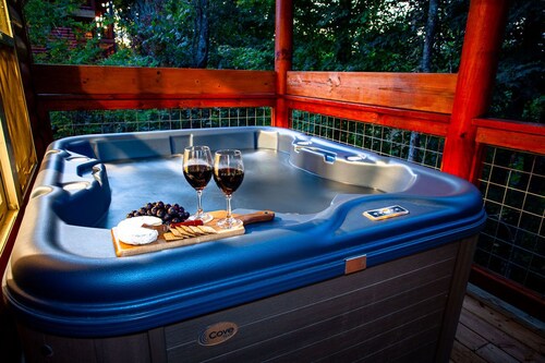 ❅Fun Cabin!❅ Private Indoor Pool☆Hot Tub☆Game Room☆Zipline☆Near Pigeon Forge