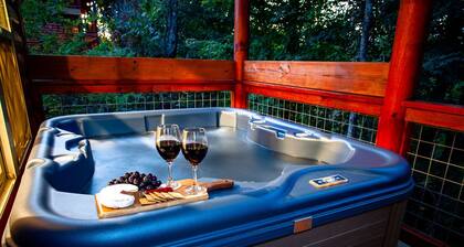 ❅Fun Cabin!❅ Private Indoor Pool☆Hot Tub☆Game Room☆Zipline☆Near Pigeon Forge