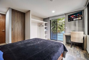 1 habitación, tabla de planchar con plancha, wifi gratis y ropa de cama 