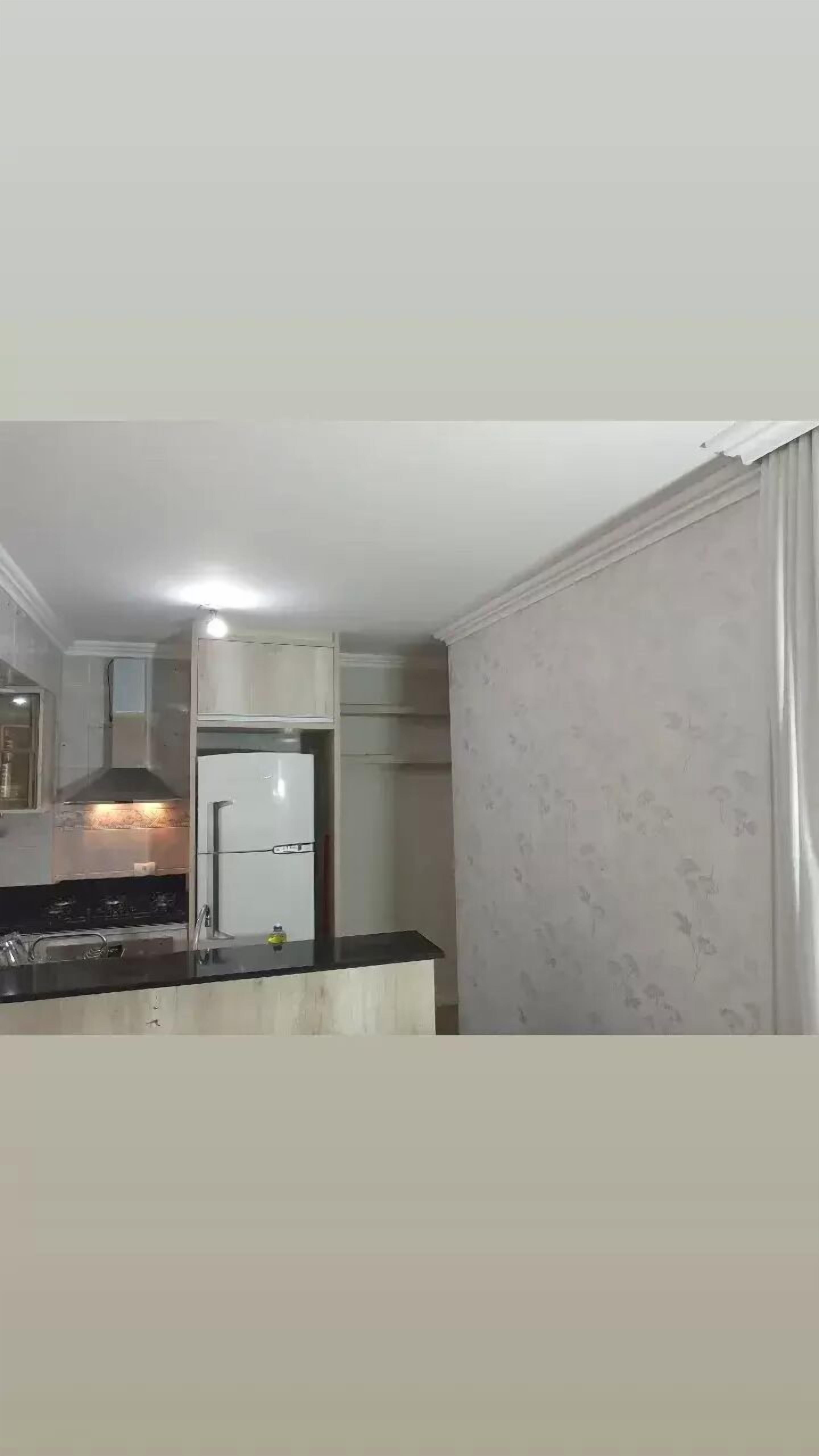 Deluxe Apartment | Private kitchen | Full-sized fridge, oven, stovetop, cookware/dishes/utensils