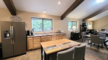Fridge, microwave, coffee/tea maker, toaster