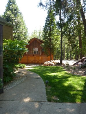 Exterior - Luxury Mountain Loft- 1700 sqft only 4mi downtown Grass Valley and Nevada City (Grass Valley)