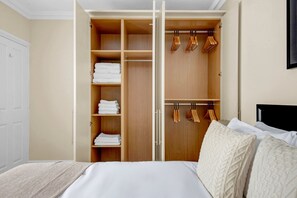 2 sovrum, strykjärn/strykbräda, wi-fi och sängkläder