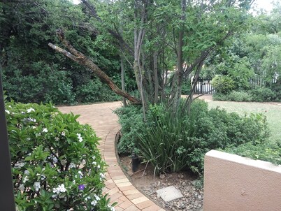 1 Private bedroom w/✶Free WiFi and Free Parking✶