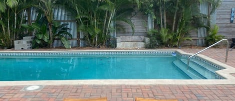 Beheizter Pool