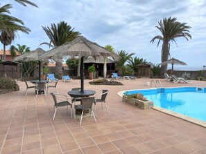 Pool - Rustic 1-Bed Bungalow in Parque Holandés (La Oliva)