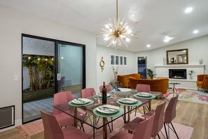 Dining - This Must Be the Place - Pool, Spa, Games, King Bed (Bermuda Dunes)