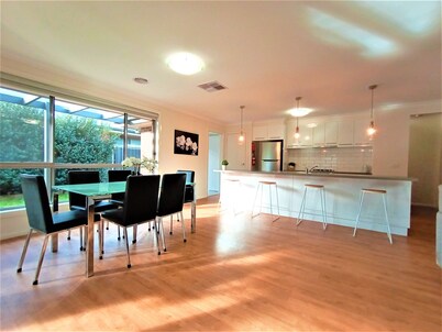 Clearwaters Albury*Close to freeway*Charles Sturt University&Thurgoona Golf Club