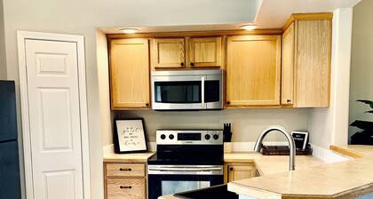 *NEW* Spacious and Cozy with bonus room!