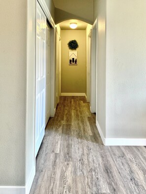 Interior -  Spacious and Cozy with bonus room! (meridian)