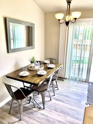 Dining -  Spacious and Cozy with bonus room! (meridian)