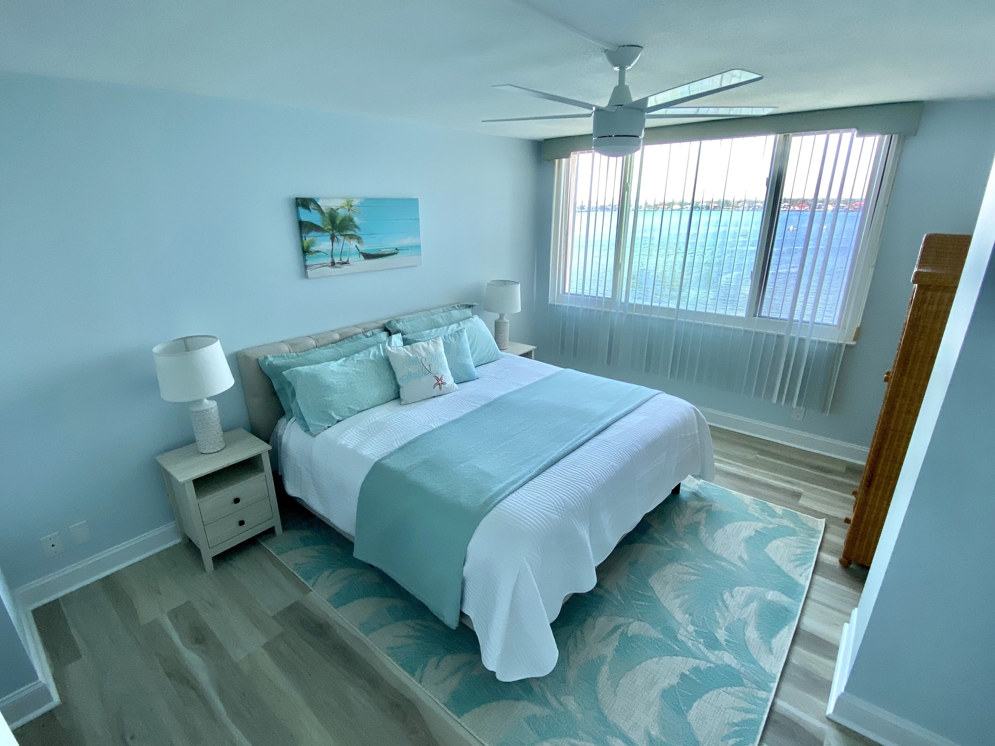 St. Pete Bay Waterfront 2Br/2Ba Newly Renovated BIV801