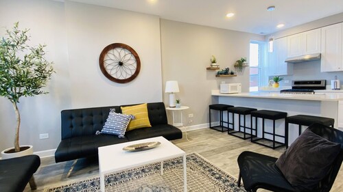 Archer #2 | New 3 Bedroom near McCormick Place, Wintrust Arena, Chinatown