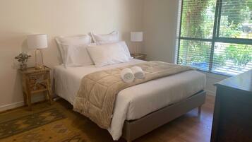 2 bedrooms, iron/ironing board, travel cot, free WiFi