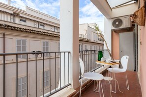 Outdoor dining - Zoccolette Apartment in Campo de Fiori (Roma)