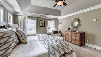 8 bedrooms, free WiFi, bed sheets