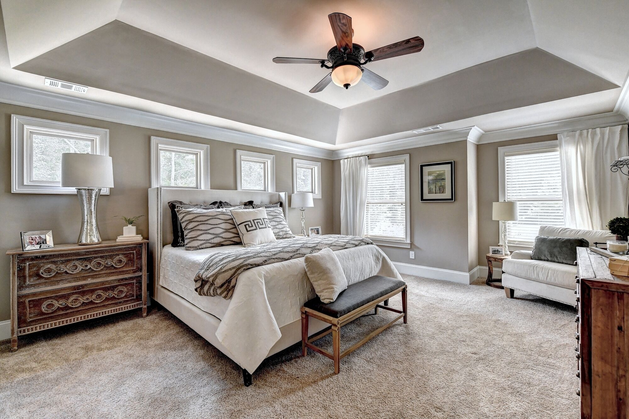 8 bedrooms, free WiFi, bed sheets