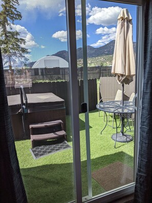 Habitación individual Premium, 1 cama King size, vista a la montaña | Terraza o patio