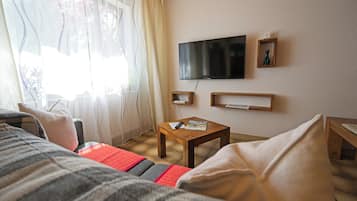 1 Schlafzimmer, Zimmersafe, Schreibtisch, Bügeleisen/Bügelbrett