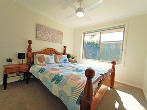 3 bedrooms, iron/ironing board, free WiFi, bed sheets