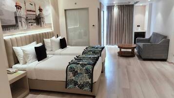 Club Twin Room with Private Balcony | 1 bedroom, premium bedding, minibar, in-room safe