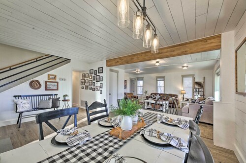 Grand Porch & Peaceful Setting! Luna Farmhouse