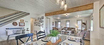 Grand Porch & Peaceful Setting! Luna Farmhouse