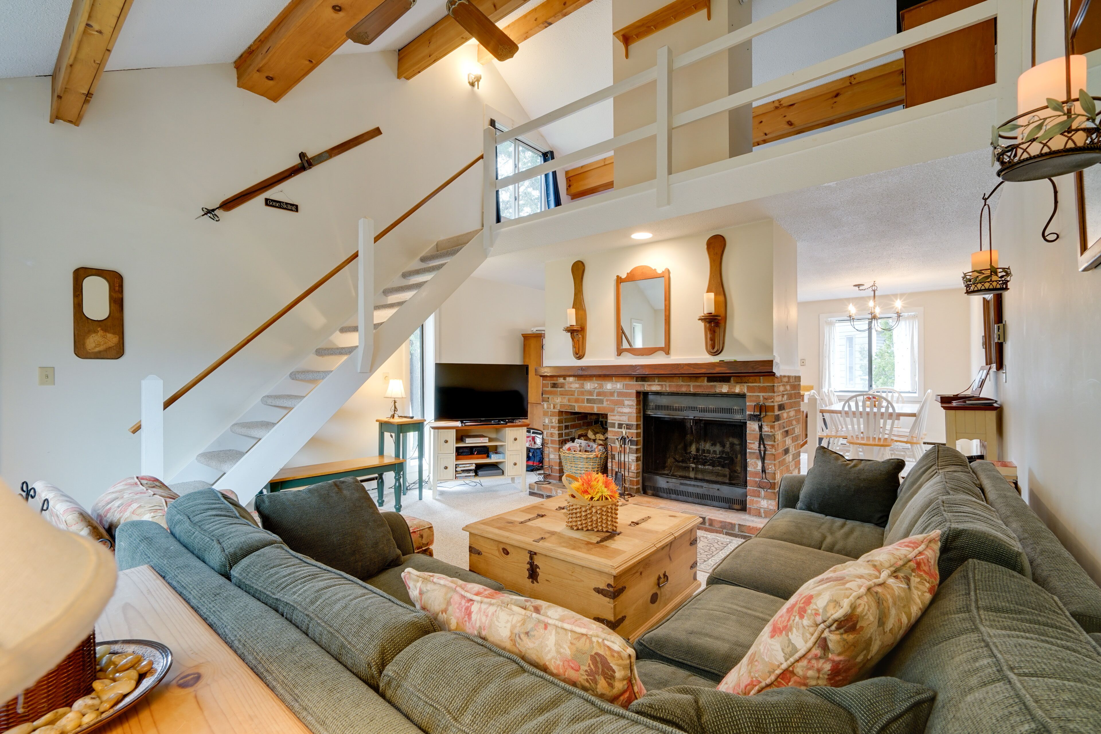 Dover Condo w/ Grill & Balcony: 3 Mi to Mt Snow!