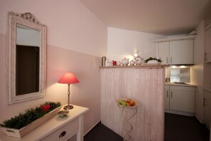 Unclassified image, 3 of 12, button