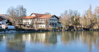 Modern Apartment "Seebruck" with Balcony & Wi-Fi