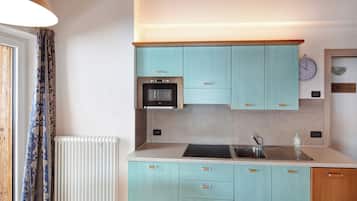 Refrigerador, microondas, parrilla de estufa y lavavajillas