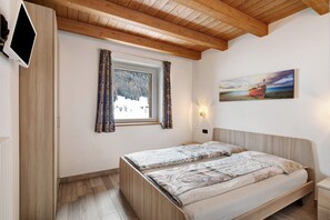 1 bedroom, free WiFi - Apartment "Casa Nicoletta estate" near the ski lifts with mountain view (Livigno)
